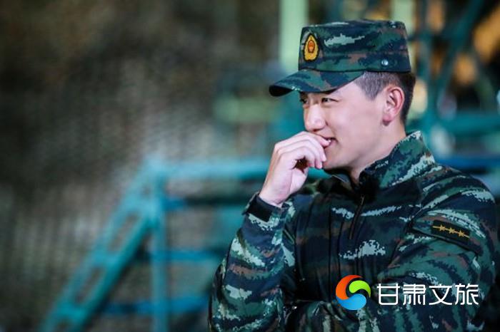根据公开资料显示,何捷是武警广东总队二支队特勤中队中队长,上尉